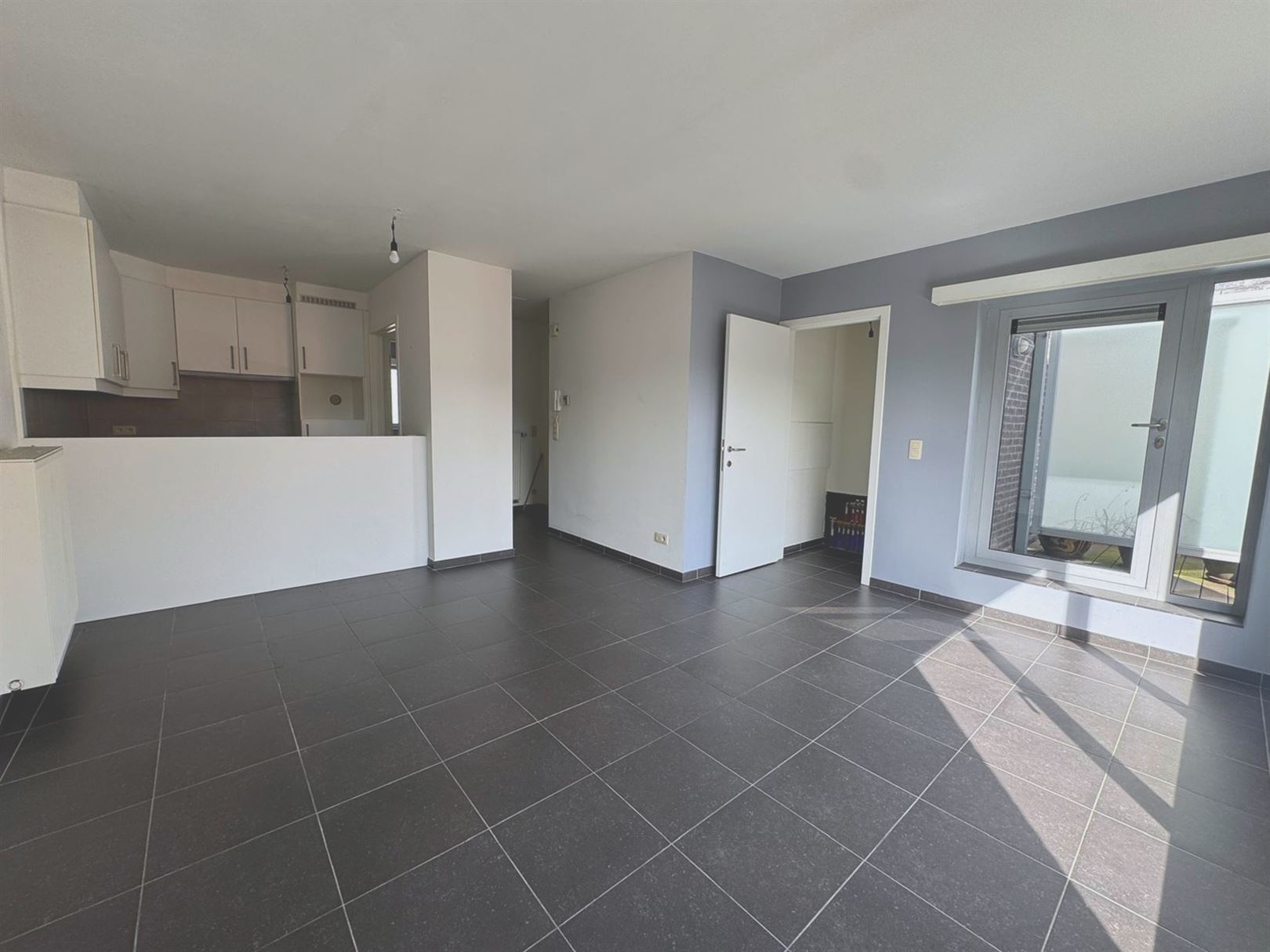 Appartement à louer à Saint-Nicolas avec 1 chambre - photo 3