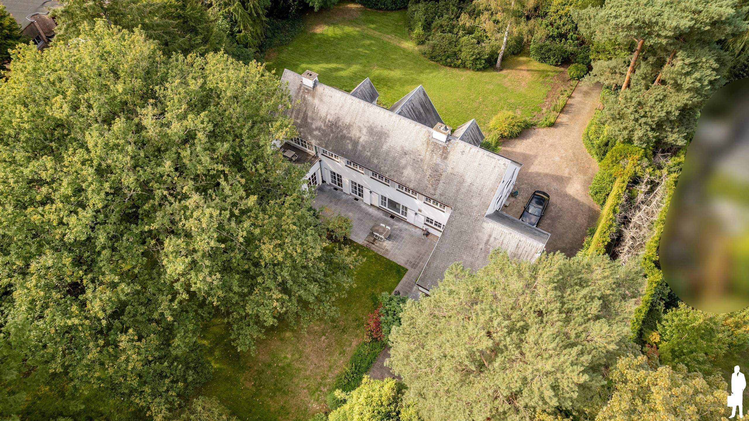 In Vriesdonk, statige villa met parktuin en prachtige gemeenschappelijke vijver waardoor men een weids uitzicht heeft. - foto 4