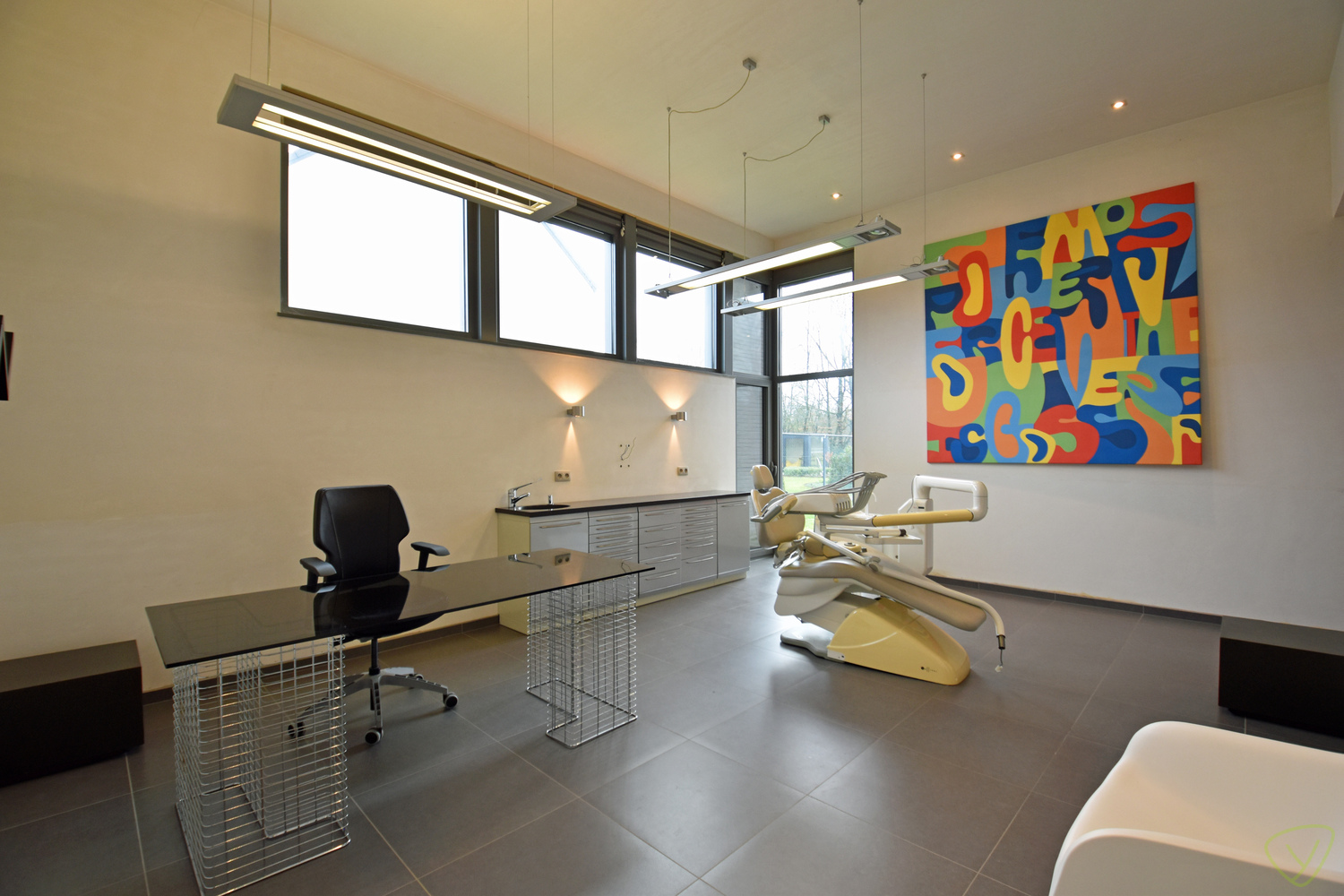 Moderne praktijkruimte te huur te Eeklo! - foto 2