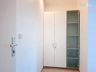 Zeer aangenaam kantoor gelegen in een rustige buurt en in een mooi volledig gerenoveerd gebouw. Het kantoor ligt op de gelijksvloer en bestaat uit...