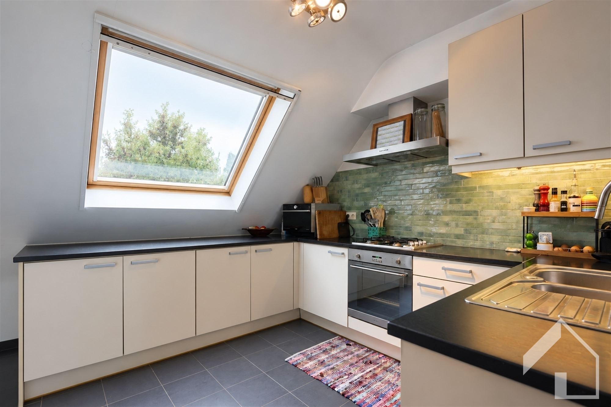 Ruim dakappartement met groot terras en staanplaats - foto 4