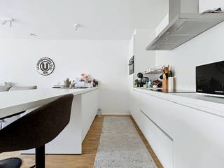 <p>Appartement 2 chambres situé à Roulers</p>
<p>Composition : hall d'entrée, 2 chambres, séjour avec cuisine ouverte, terrasse, toilettes séparées, débarras avec raccordement pour une machine à laver.</p>
<p>PEB : A (62)</p>
<p>Loyer : 825 € + 80 € de charges de copropriété</p>
<p>Disponible à partir du 01/11/2026</p>