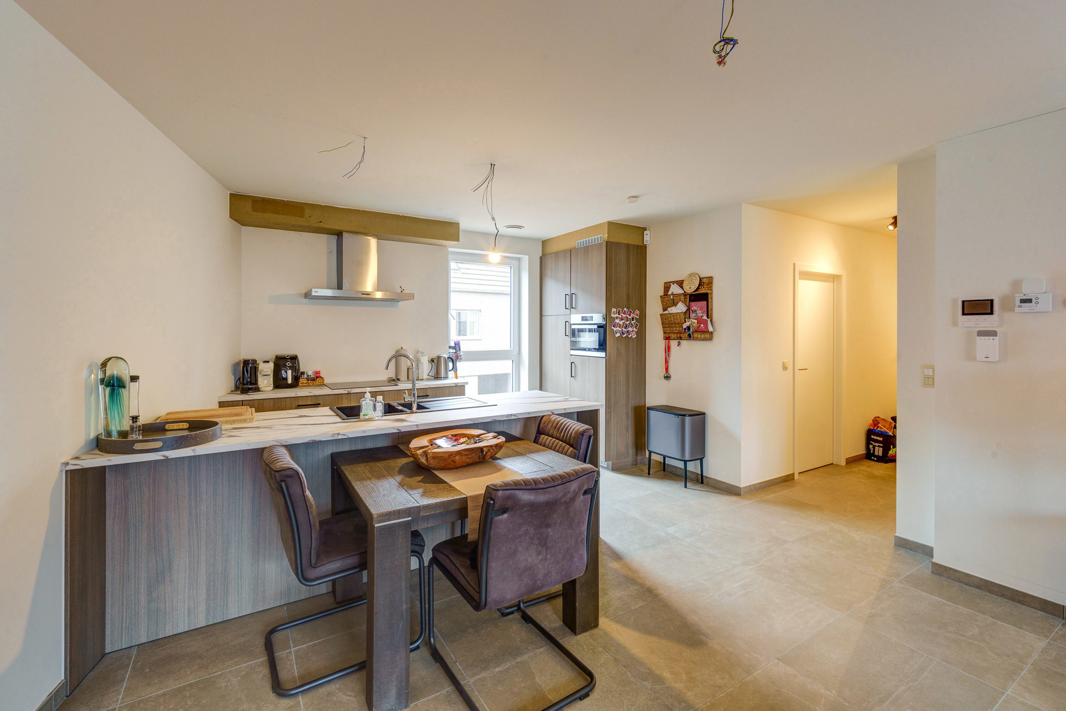 Modern duplexappartement met open leefruimte en groot terras - foto 4
