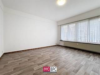 Découvrez ce charmant appartement situé au cur de Ganshoren, parfait pour ceux qui recherchent un lieu de vie confortable et pratique. Le bien...