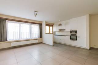 Bezoek mogelijk na aanmaken huurprofiel: https://onid.mijnhuurprofiel.be/property/81d7f73e-fde5-4891-949f-9ea51c7a3693Licht, ruimte en comfort in een...