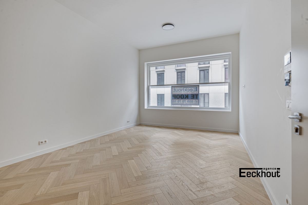 Luxe-appartement op het gelijkvloers met 2 slaapkamers en terras! - foto 1