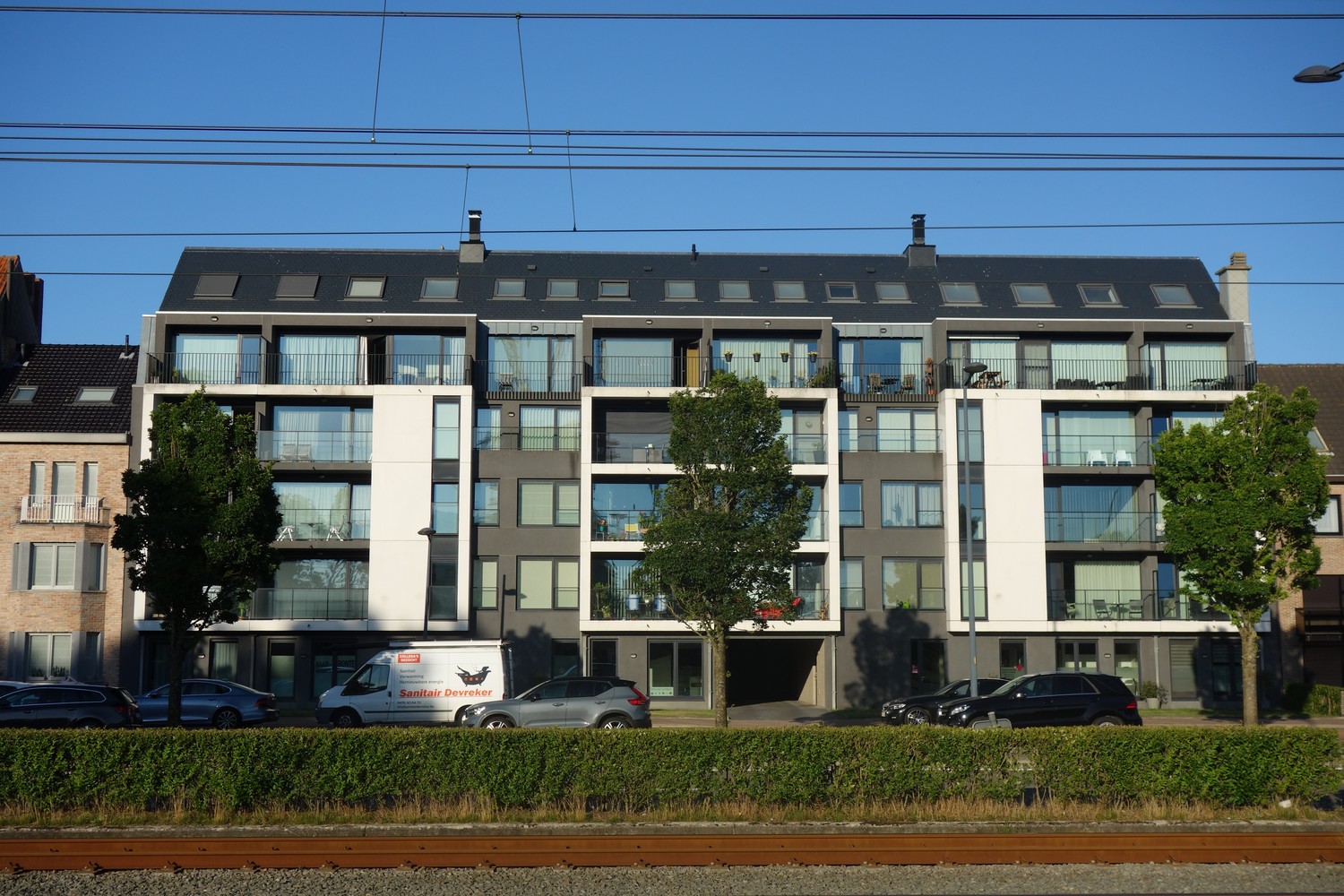Mooie buitenstaanplaats tussen Oostende en Bredene. Deze staanplaats ligt veilig achter een gesloten poort. Onmiddellijk beschikbaar.