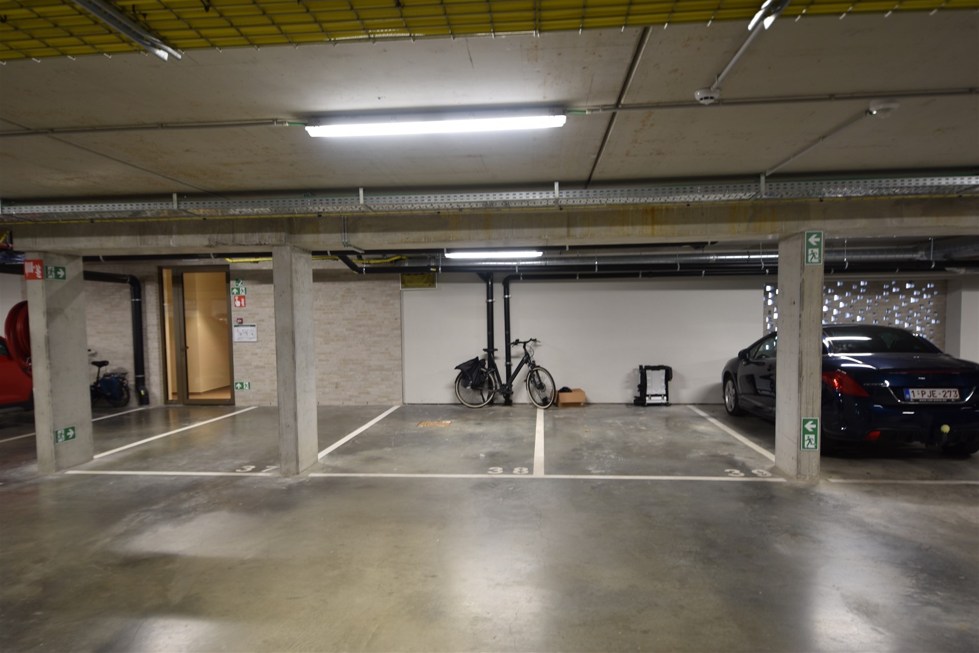 Garage for sale in Liedekerke - photo 1