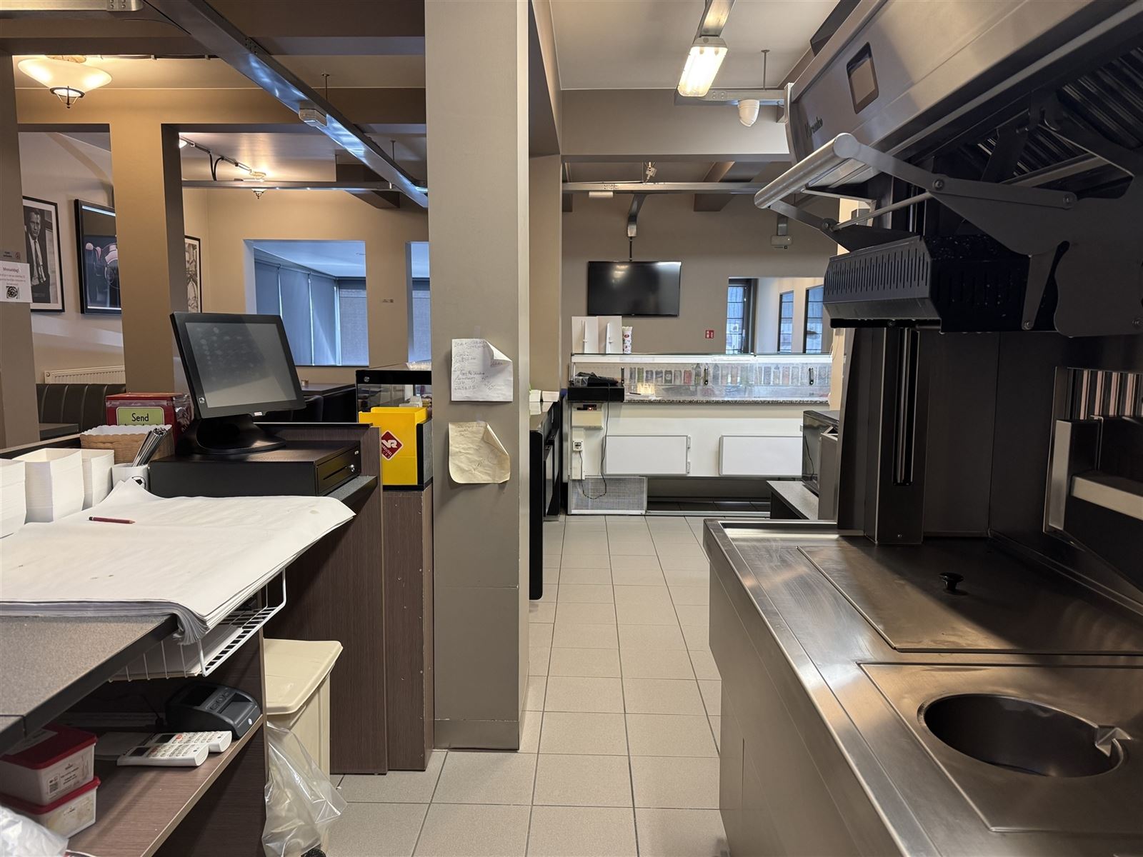 Commercial property with residence - photo 3