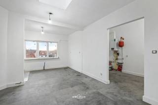 Deze verder af te werken woning is gelegen in het centrum van Steendorp, op wandelafstand van winkels, scholen en openbaar vervoer. Met een...