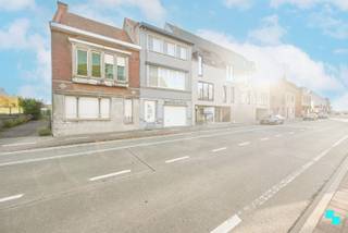 Ontdek deze ruime eengezinswoning met een bewoonbare oppervlakte van 224 m² (volgens EPC-attest), gelegen op een perceel van 131 m². De...