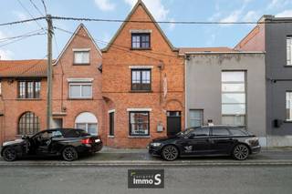 Kijkdag zaterdag 11 april, van 14u tot 16u. Deze ruime woning bestaat uit: inkom, polyvalente ruimte (actueel nagelsalon, voormalige zithoek),...