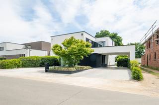 Ontdek deze exclusieve, energiepositieve villa (bouwjaar 2020) op een zuidelijk georiënteerd perceel van 11a62ca, gelegen in een uiterst...