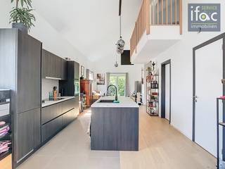 Uitstekend gelegen en super energiezuinig één slaapkamer (loft)-appartement met autostaanplaats. Het appartement bevindt zich op de eerste...