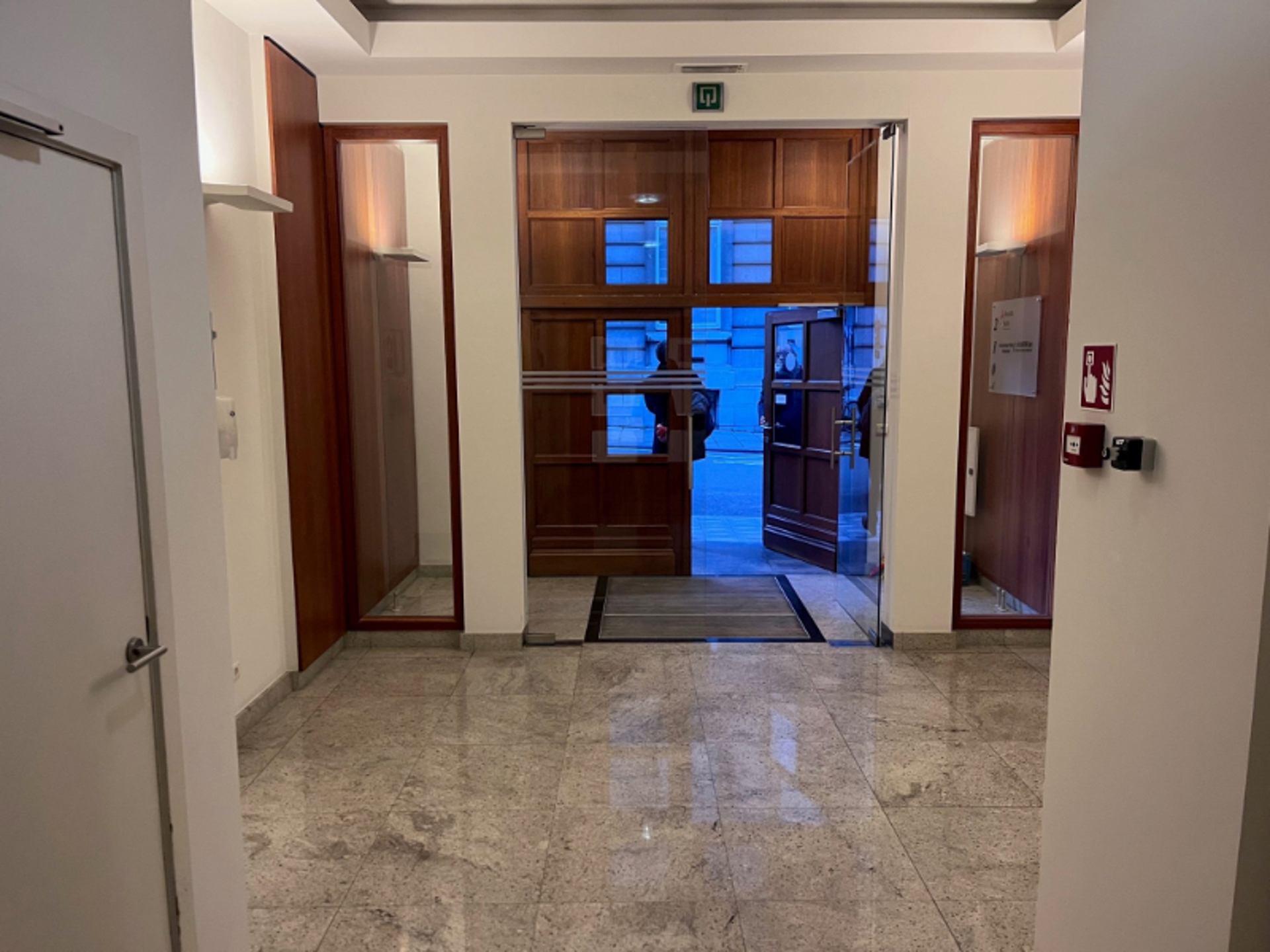 Commercial for rent in Brussels - photo 3