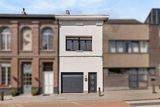 Ontdek deze gerenoveerde woning in het hart van Steendorp, ideaal gelegen op wandelafstand van de Schelde en dicht bij alle voorzieningen. Met...