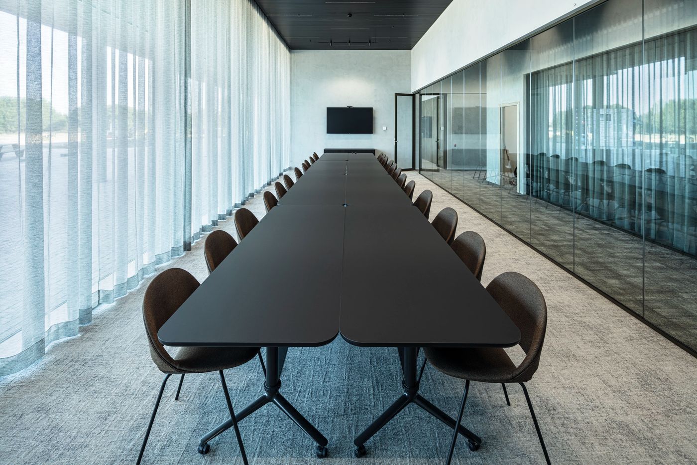 Nouvelle construction de bureaux de 2.556 m² près de R0 - photo 2