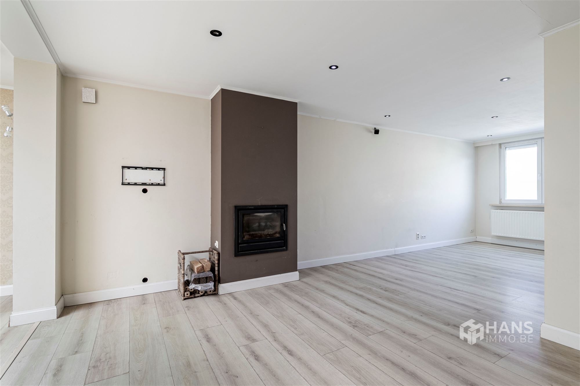 Ruime woning (186 m²) met 5 slaapkamers en tuin (270) m² in Schelle. - foto 4