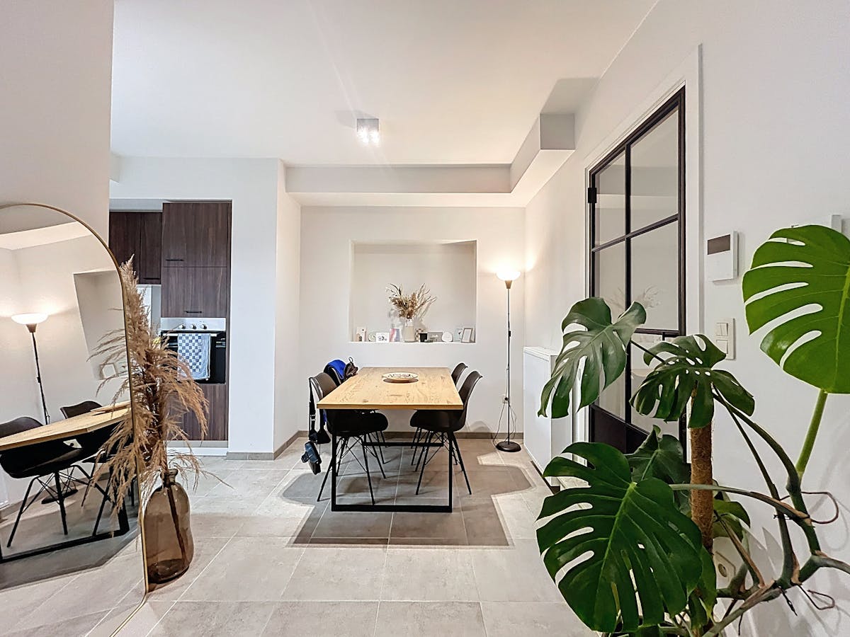 Charmant appartement de 2 chambres à louer dans le centre de Courtrai - photo 4