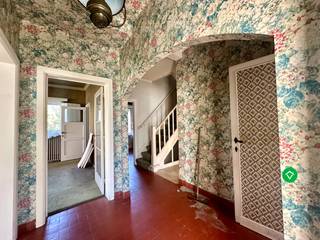 Op een toplocatie in Nieuwpoort, langs een charmante boombeklede laan, vindt u deze authentieke woning met tal van mogelijkheden. Dankzij de...