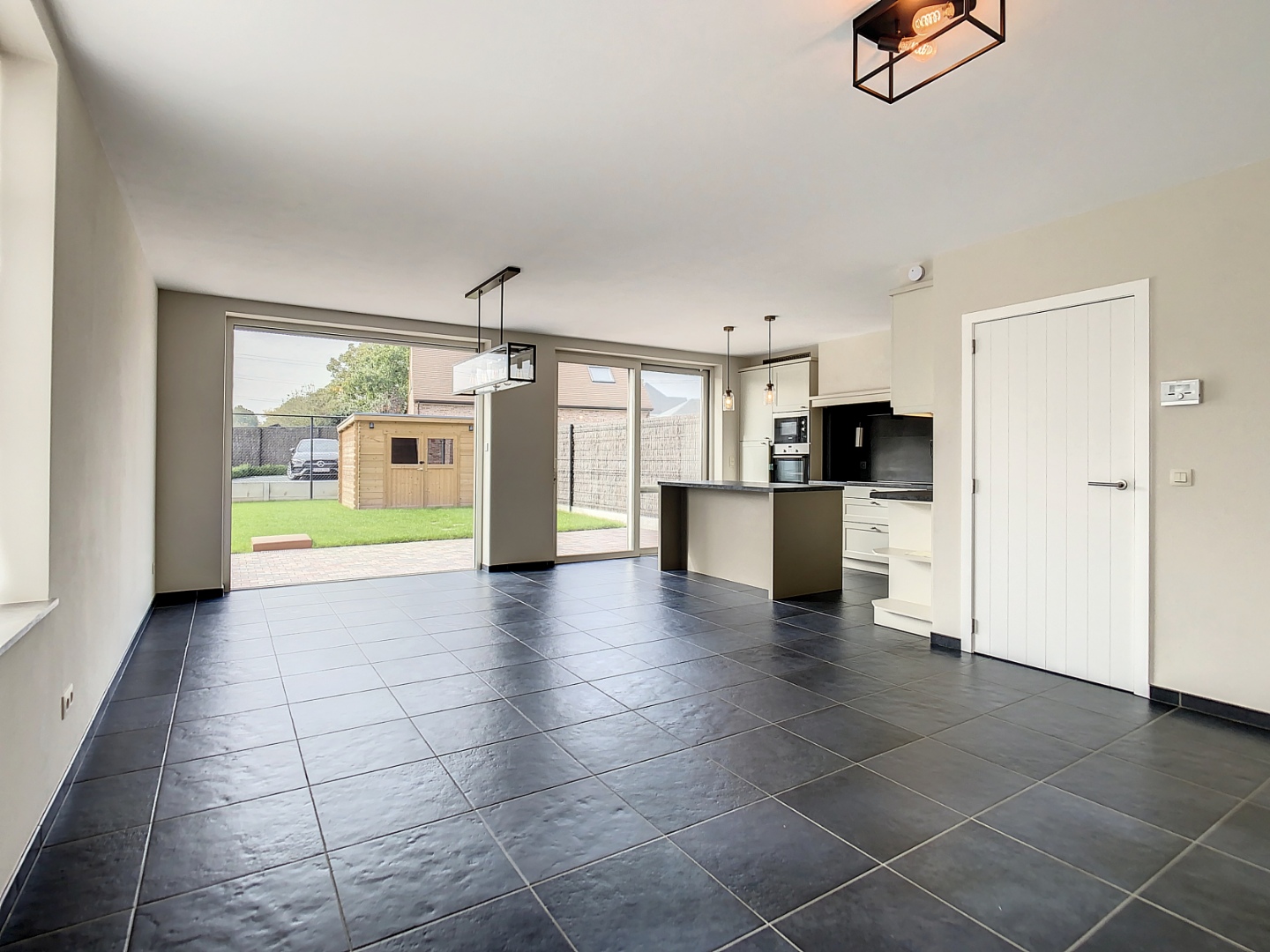 Te huur ruime, instapklare gezinswoning met 4 slaapkamers gelegen te Anzegem - foto 2