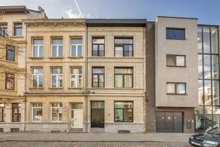 Wonen in het hippe BohoOp de grens van Zurenborg en BOHO ligt een prachtig kleinschalig gebouw met een authentieke gevel. Dichtbij het stadscentrum,...