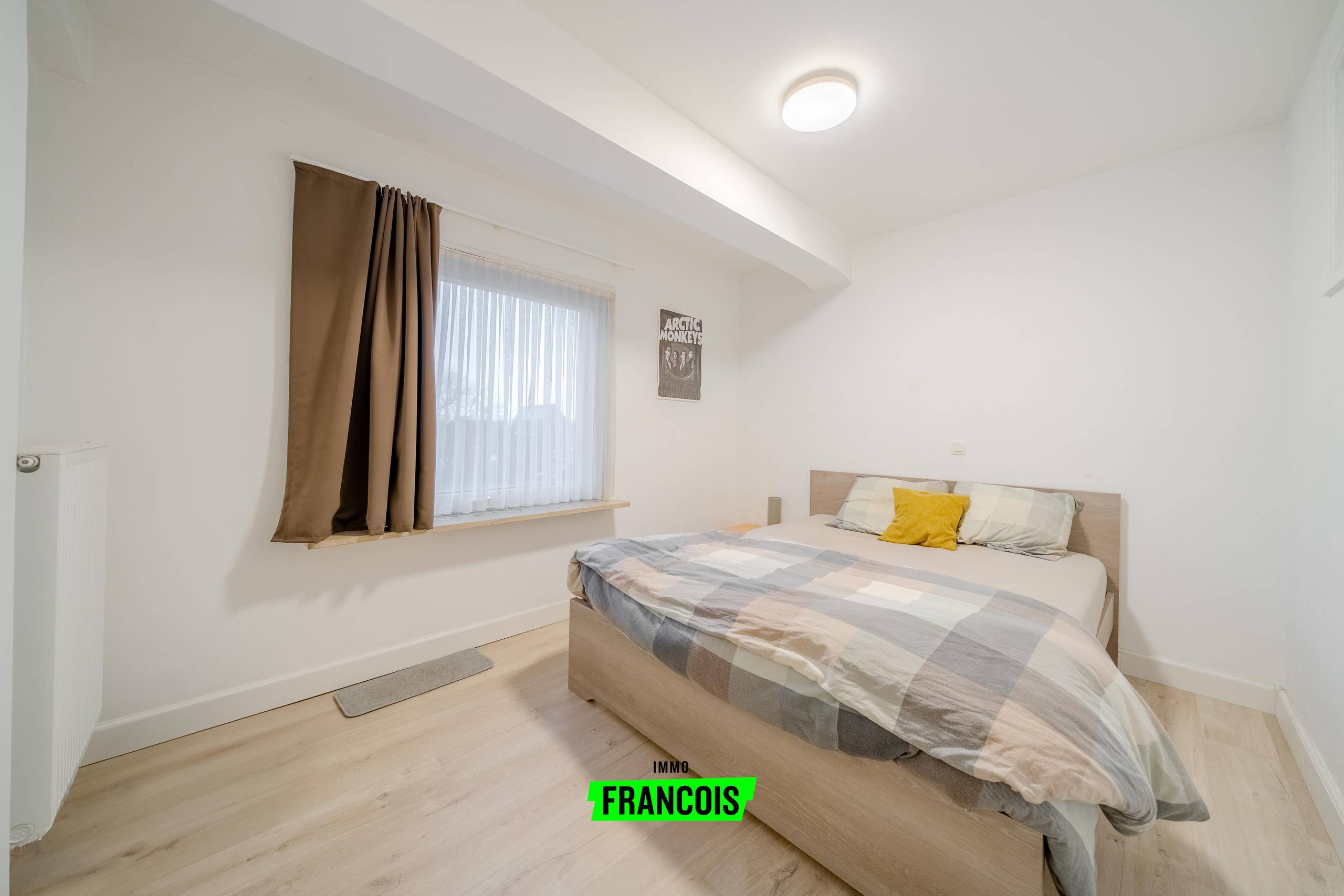 Gerenoveerd appartement met garage op AAA-locatie in Diksmuide te koop - foto 5