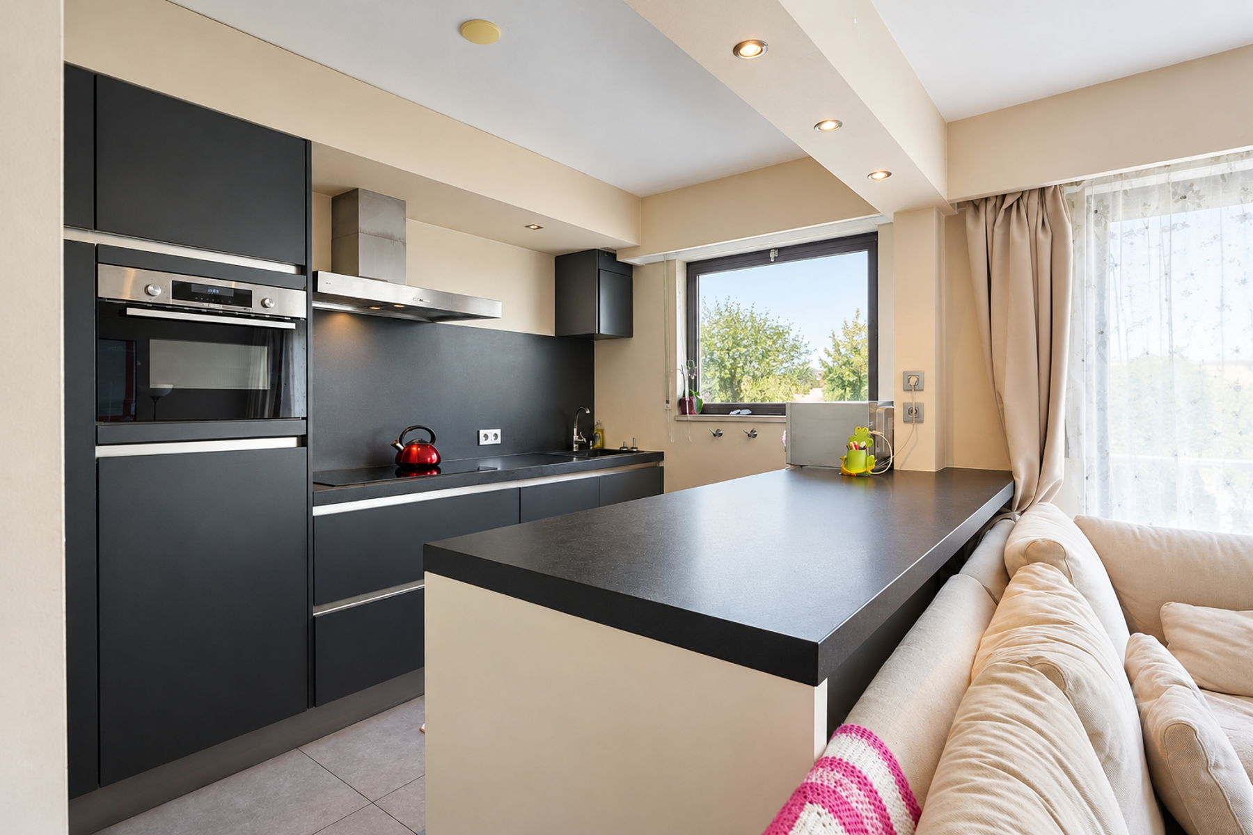 Verzorgd gelijkvloers appartement met 3 slaapkamers, tuin en garage in Kapellen - foto 5