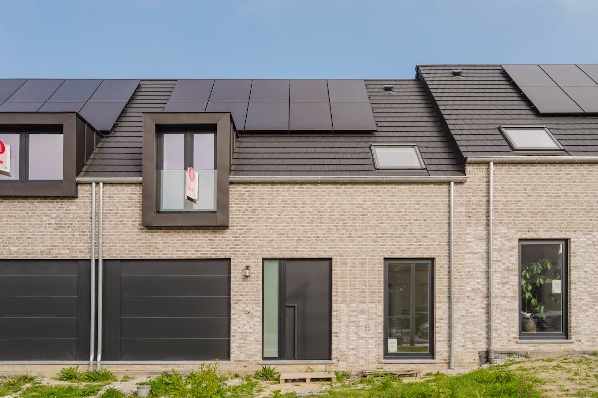 Maison récemment construite avec 3 chambres, jardin et garage à louer à Courtrai - photo 1