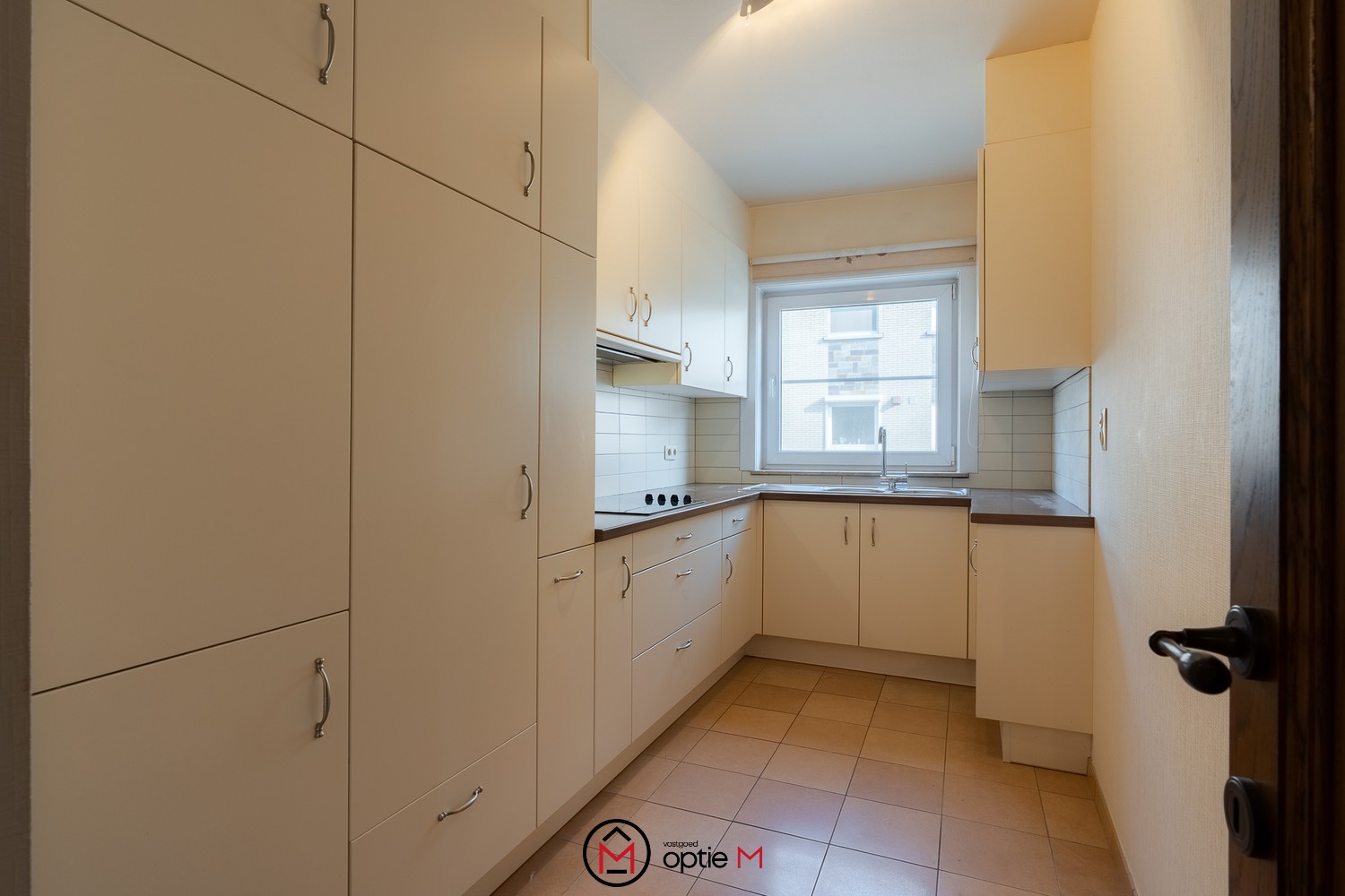 Instapklaar appartement met 2 slaapkamers en garage op toplocatie in Hasselt - foto 3