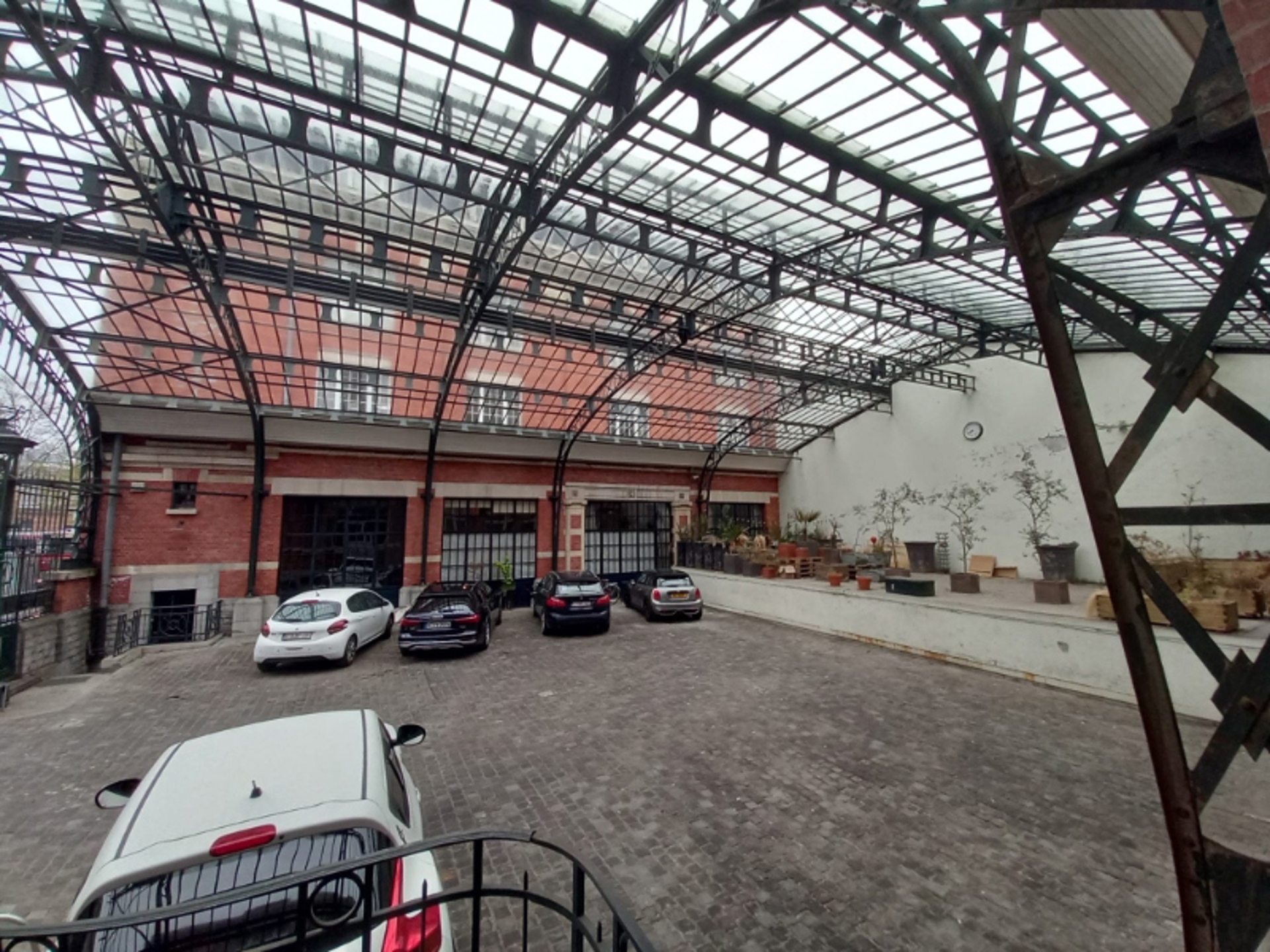 Commercial for rent in Molenbeek-Saint-Jean - photo 5