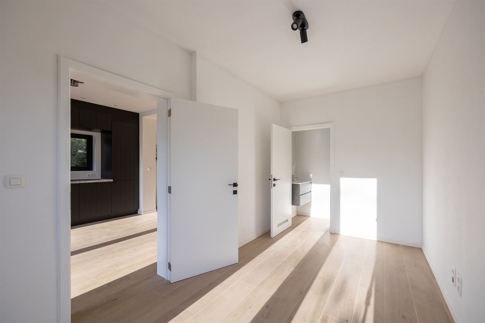 House for sale in Brasschaat with 4 bedrooms - photo 5