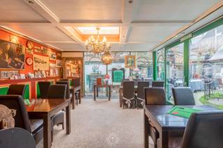 Deze taverne ligt op een strategisch zeer goede locatie in de winkelgaanderij IMWO te Temse. Het is heel gemakkelijk bereikbaar vanuit...