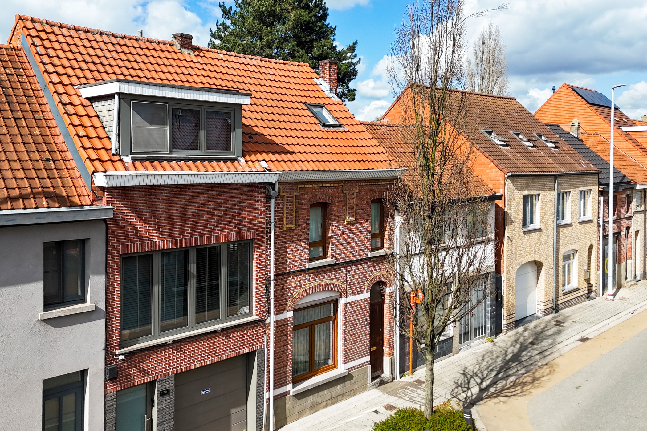 Volledig gerenoveerde gezinswoning met 3 slaapkamers en moderne keuken - foto 5