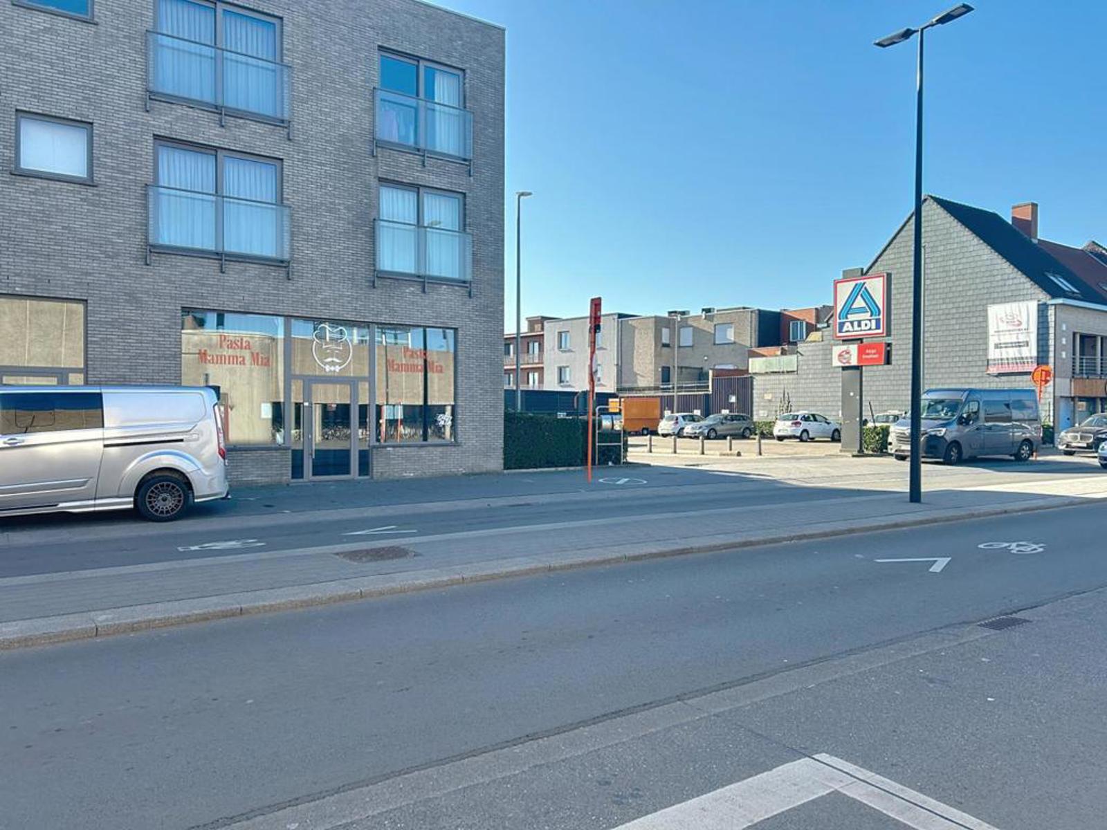 Subliem handelspand van 64m² op commerciële toplocatie - foto 2