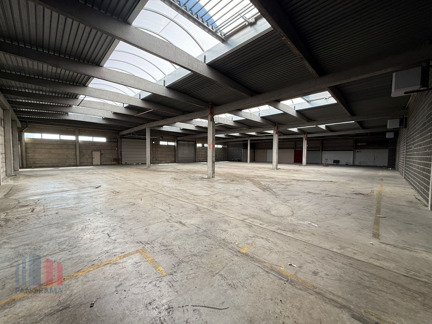 Volledig gerenoveerd bedrijfsgebouw op topligging te Sint-Niklaas - foto 3