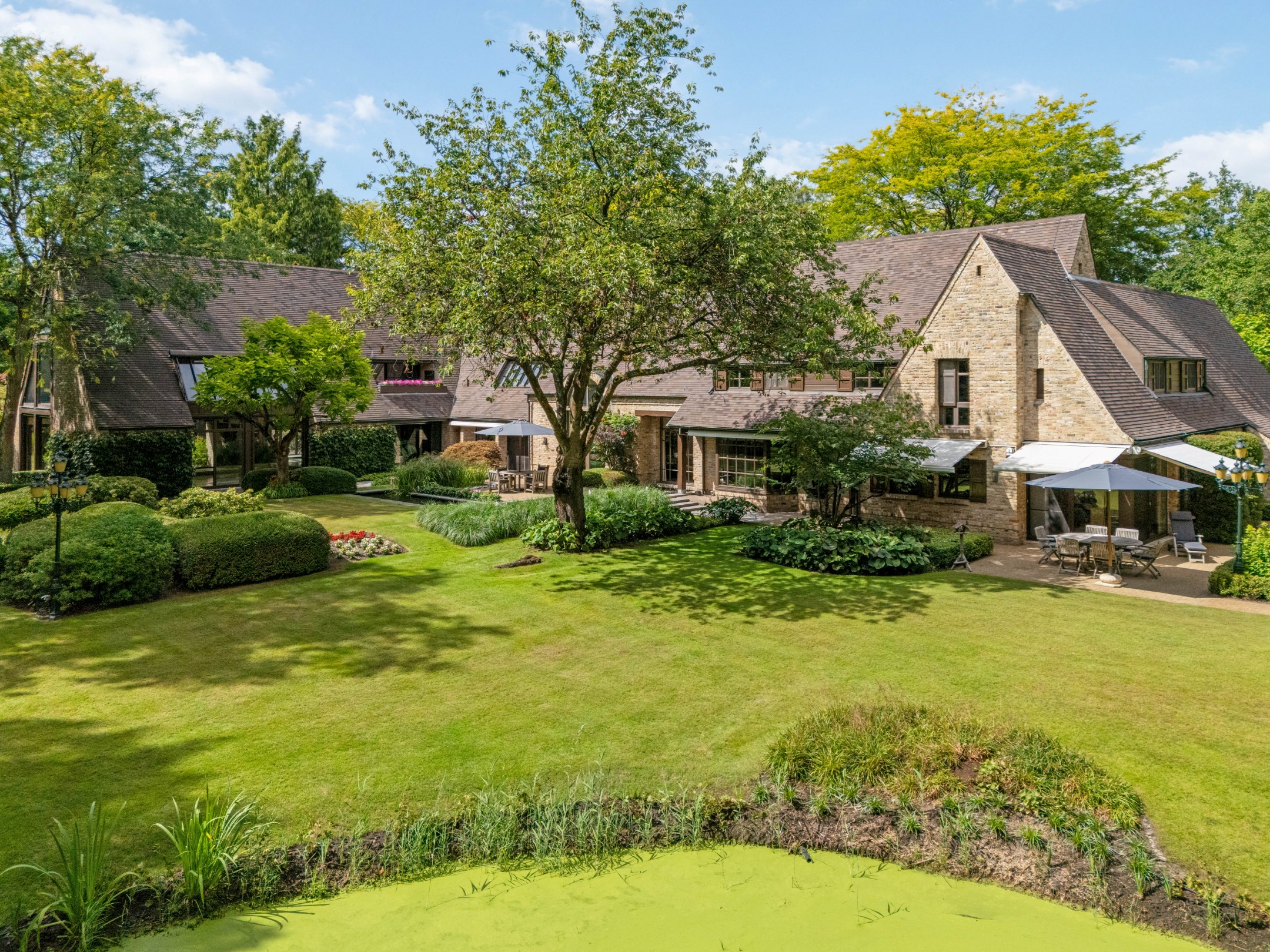 Villa exclusive en emplacement de premier choix sur 6 534m². - photo 5