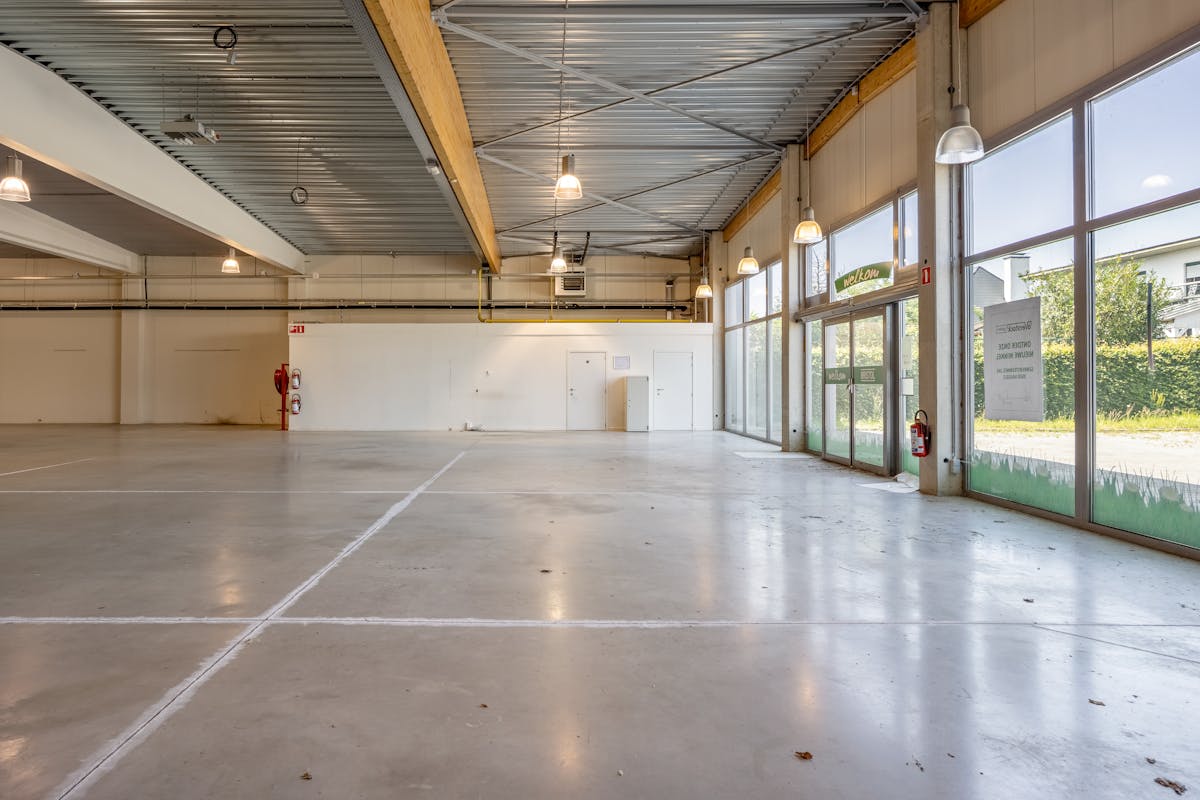 Ready to move into retail building at a prime location at Genkersteenweg 159 in Hasselt - photo 3