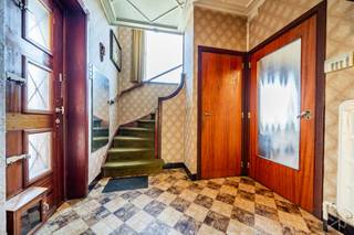 Contact et visites : Mattia Di Pisa 0484 64 96 68 mattia.dipisa@weinvest.be Villa de 155 m2 à rafraîchir avec un grand garage, jardin et véranda...