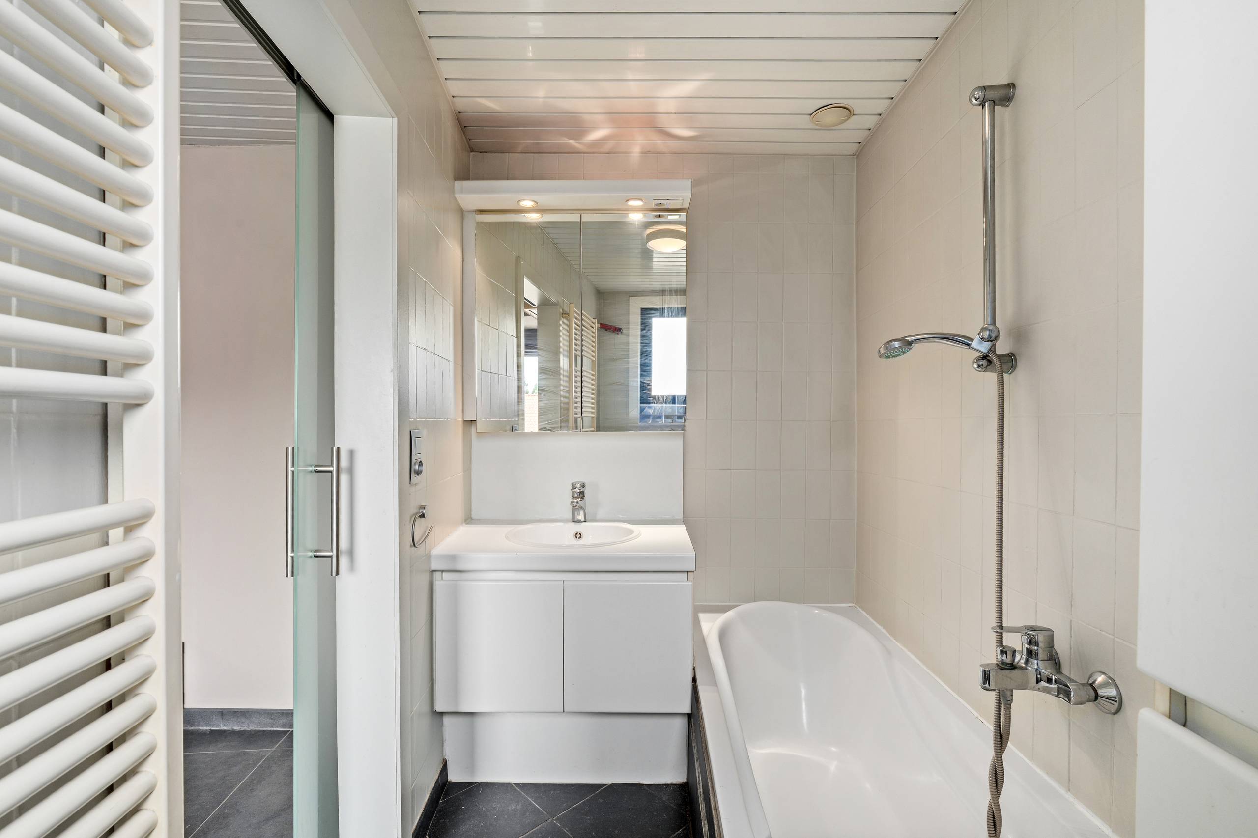 Veelzijdige woning (272 m²) met handelsruimte in Erembodegem - foto 5