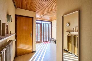 Op een strategische locatie, omgeven door groen en met toch uitstekende verbindingen kan u deze stijlvolle villa bungalow terugvinden...