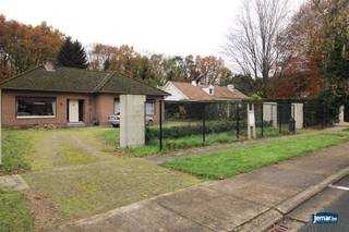 We laten u graag kennismaken met deze gelijkvloerse woning in open bebouwing, rustig gelegen in een residentiële, zeer gewilde villawijk!Met een...