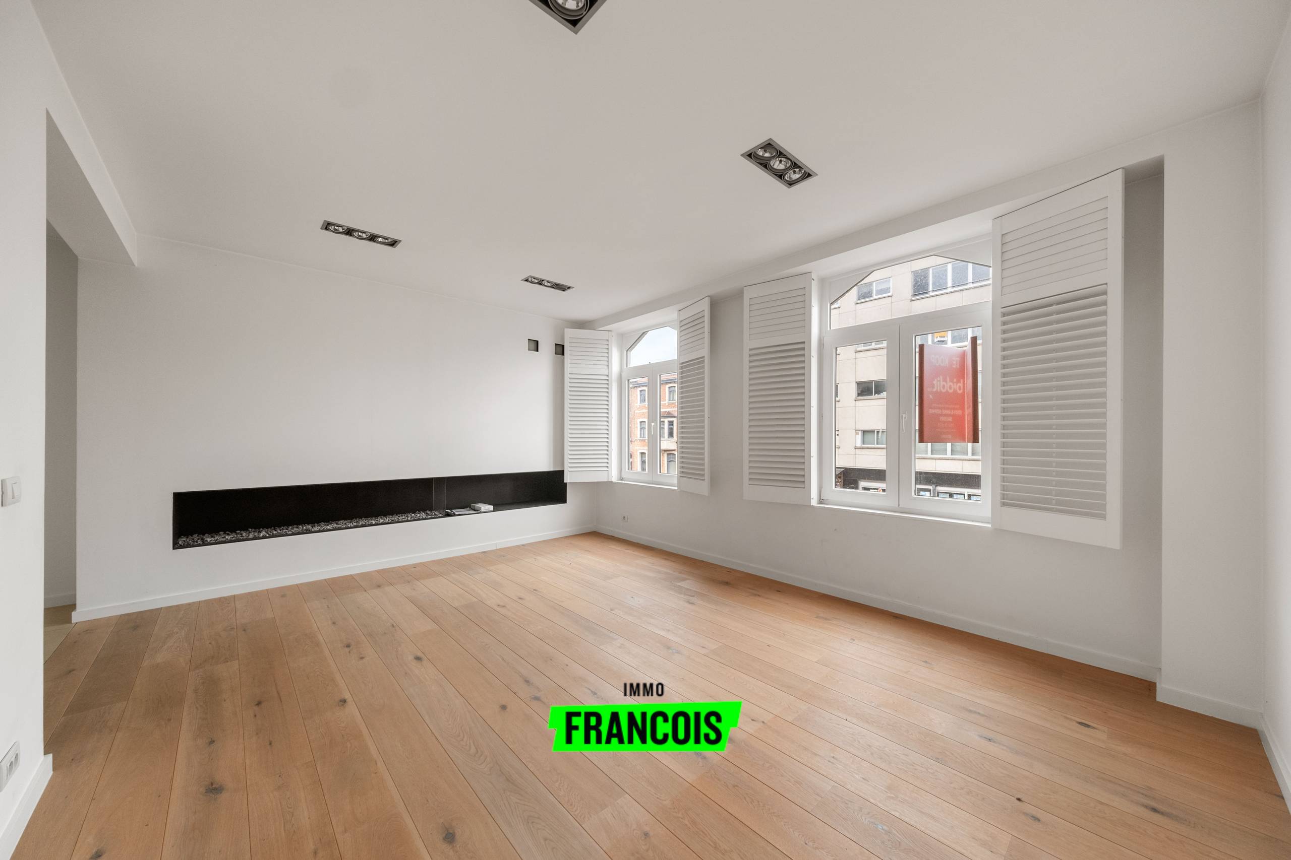 Instapklaar handelspand met luxueus duplex appartement te koop op toplocatie te Sint-Andries - foto 4