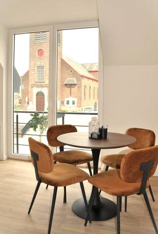 Unieke kans: luxueuze toprenovatie op toplocatie in Gavere!Hoekappartement met 2 slaapkamers, veel licht, zicht en bergruimte – eerste...