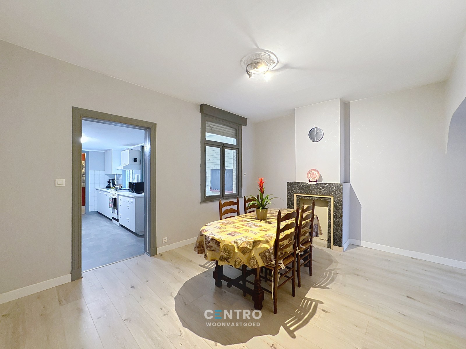 Op te frissen woning met 4 slpks én ZUIDger. tuin te Assebroek! - foto 5