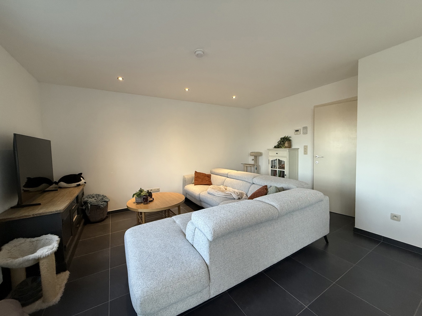 Ruim appartement met twee slaapkamers en terras - foto 2