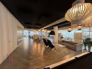 Fantastically located professional office space of 20 for rent along Antwerpse Steenweg, just a 2-minute drive from the R4 slip...