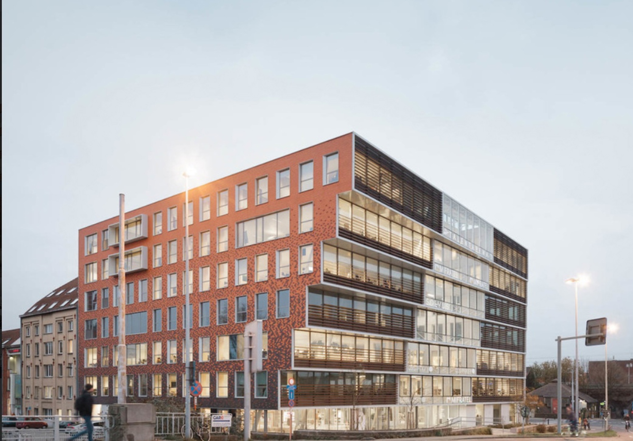 Commercial for rent in Ghent - photo 1