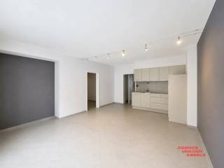 Dit charmante appartement bevindt zich in het hart van Brugge, op een ideale locatie vlakbij ’t Zand en openbaar vervoer.De ruime woonkamer ( 30 m2 )...