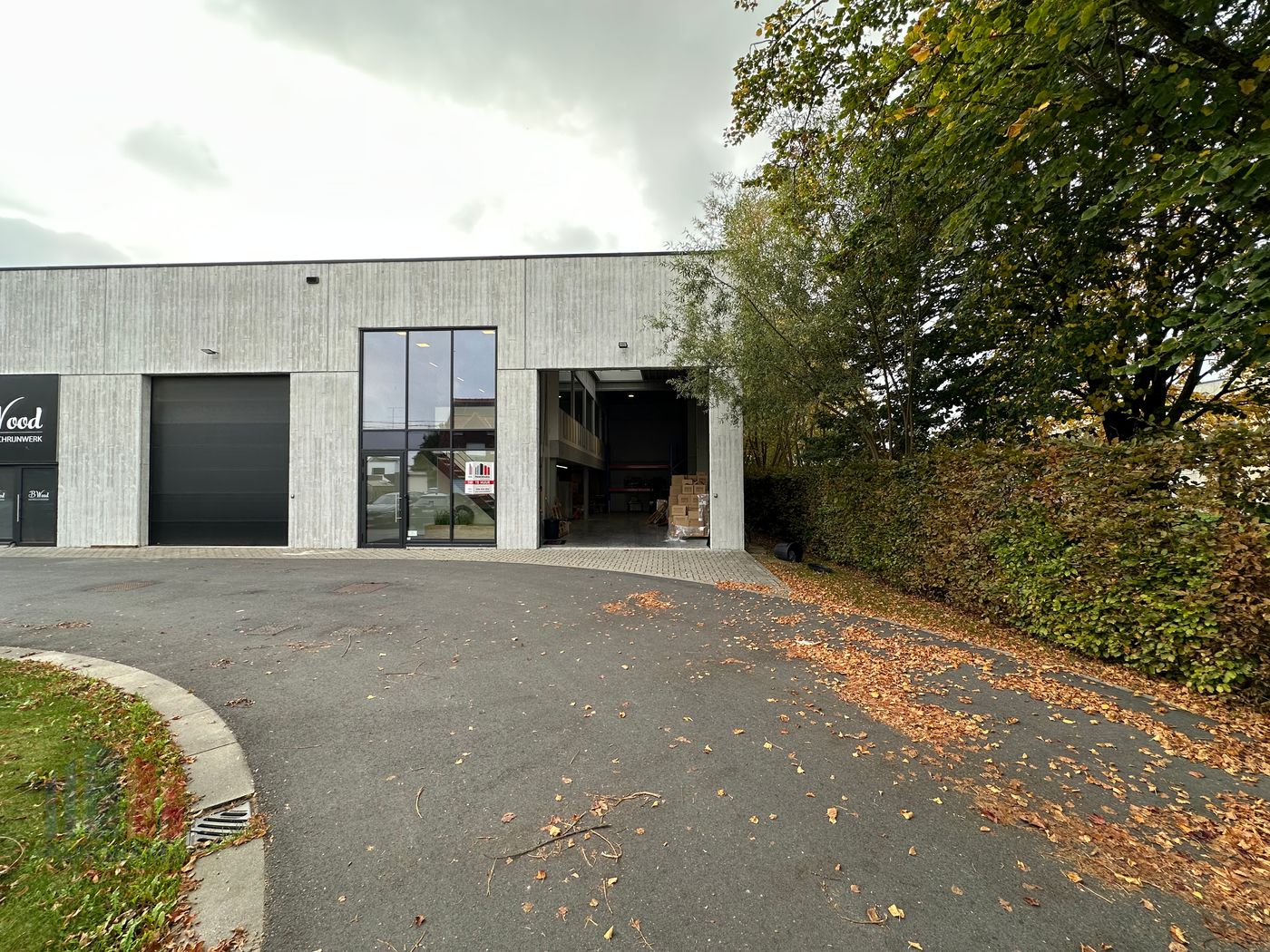 Modern en energiezuinige kantoorruimte met opslag te huur in Waregem. - foto 4